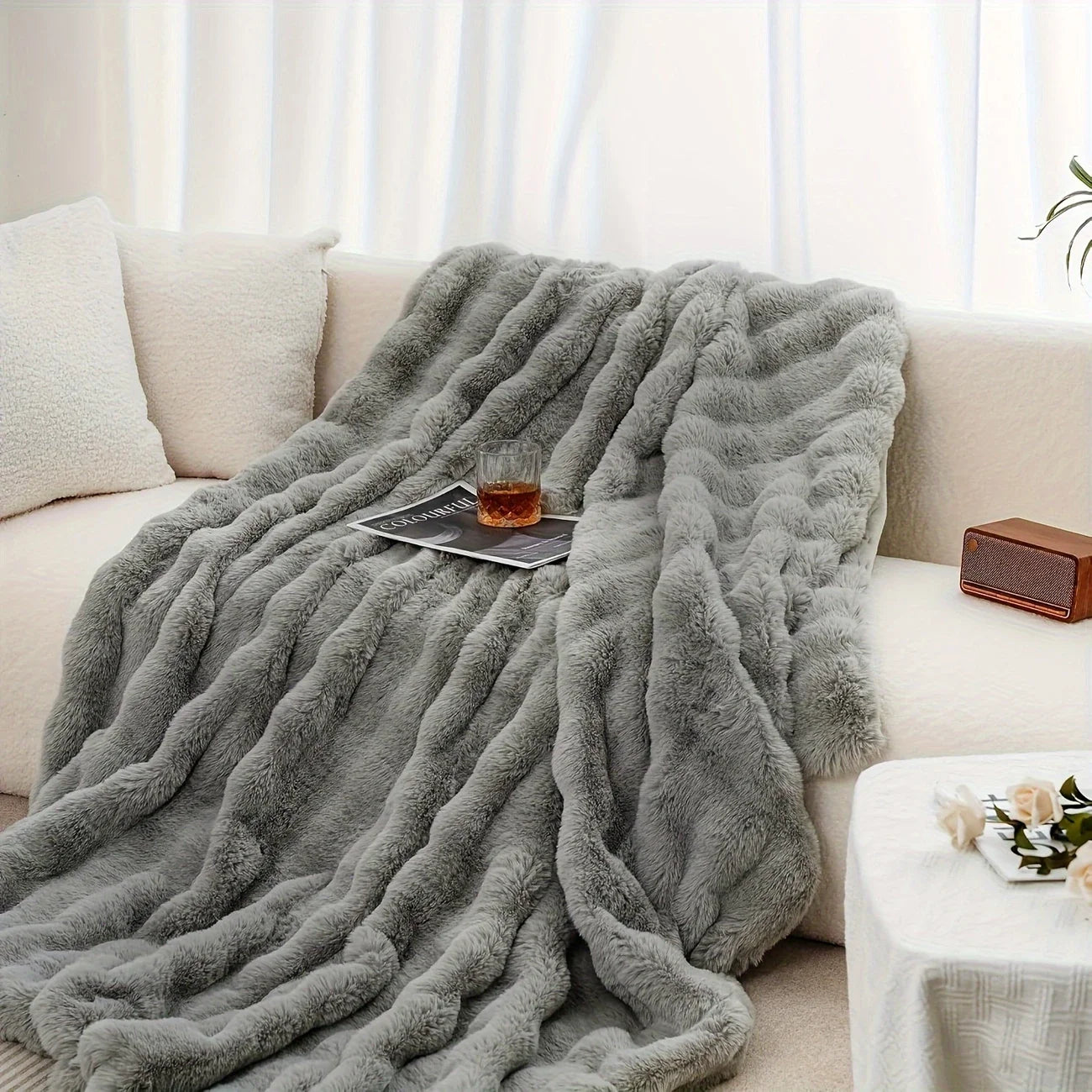 ROSEKIND Cozy Faux Rabbit Fleece Blanket Throw For Living Room