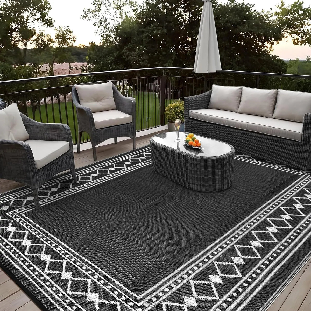 TWISTER.CK Waterproof Reversible Outdoor Plastic Straw Patio Rug